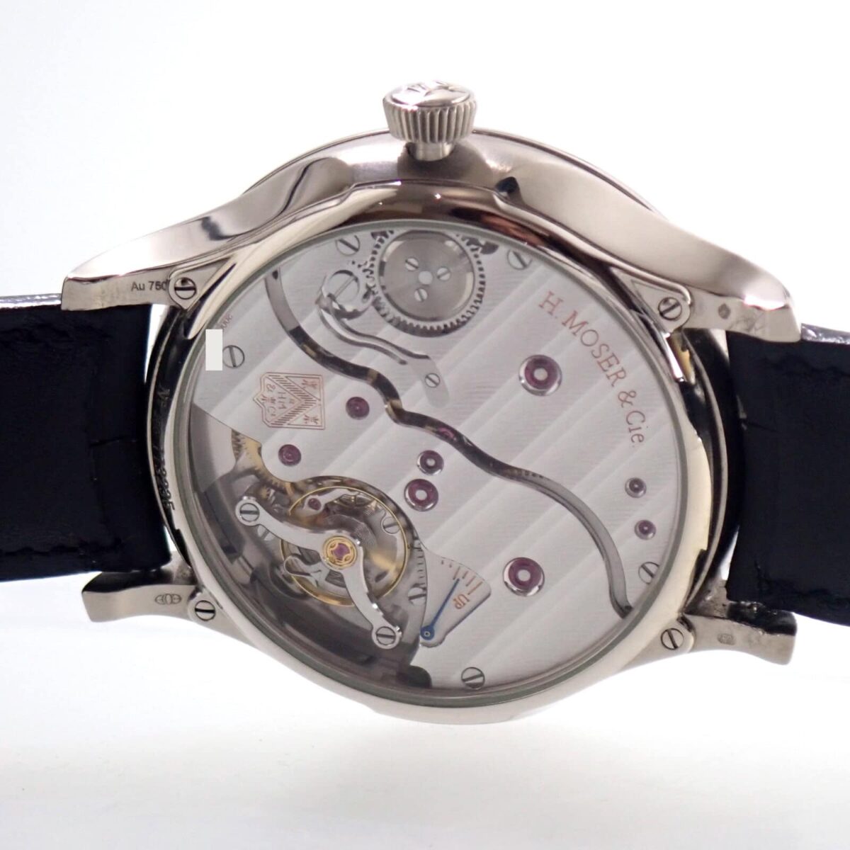 6. 優雅なハンドメイドの高級腕時計、タグ・ホイヤーの技術が光るエレガントなデザイン.