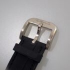 011 シルバーベルトバックルとブラックレザーストラップの写真.