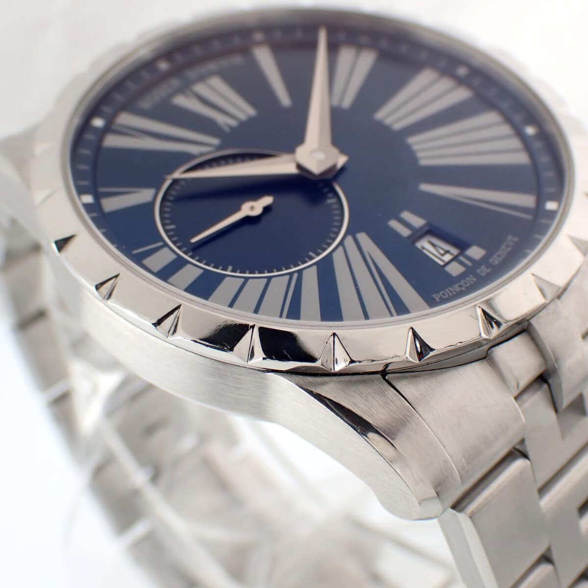 ファイル名: silver-luxury-watch-closeup.jpg.