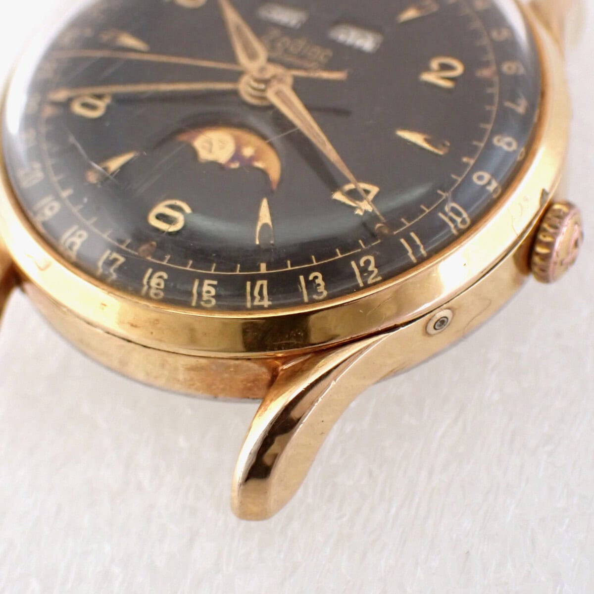 Zodiac Triple Calendar Moon Phase ゾディアック・トリカレ・ムーンフェイズ・Ref.908 Cal.1402