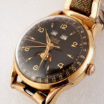 Zodiac Triple Calendar Moon Phase ゾディアック・トリカレ・ムーンフェイズ・Ref.908 Cal.1402