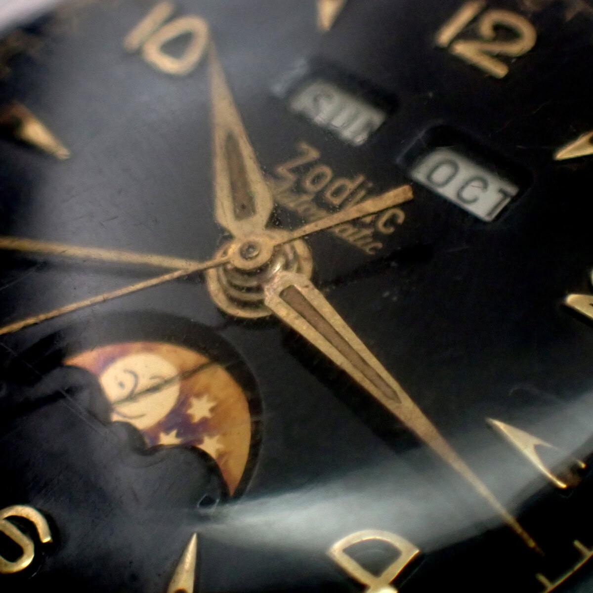 Zodiac Triple Calendar Moon Phase ゾディアック・トリカレ・ムーンフェイズ・Ref.908 Cal.1402