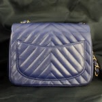 CHANEL Matelasse V-Stitch シャネル マトラッセ Vステッチ ネイビー ラムスキン ミニ フラップバッグ 16cm