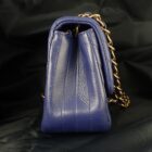 CHANEL Matelasse V-Stitch シャネル マトラッセ Vステッチ ネイビー ラムスキン ミニ フラップバッグ 16cm