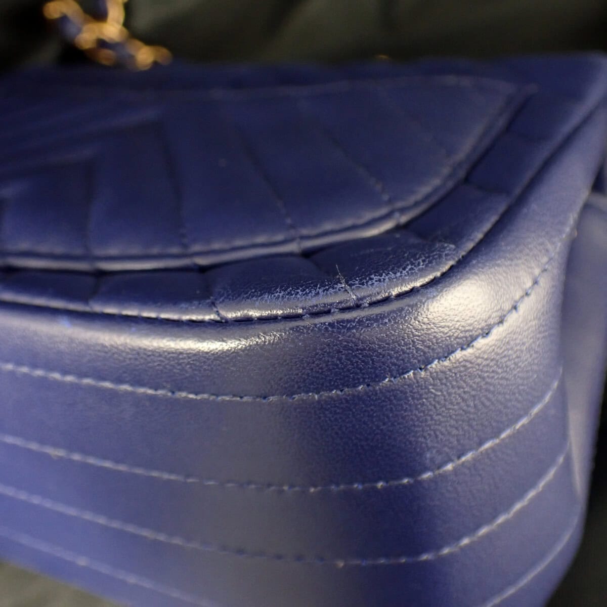 CHANEL Matelasse V-Stitch シャネル マトラッセ Vステッチ ネイビー ラムスキン ミニ フラップバッグ 16cm