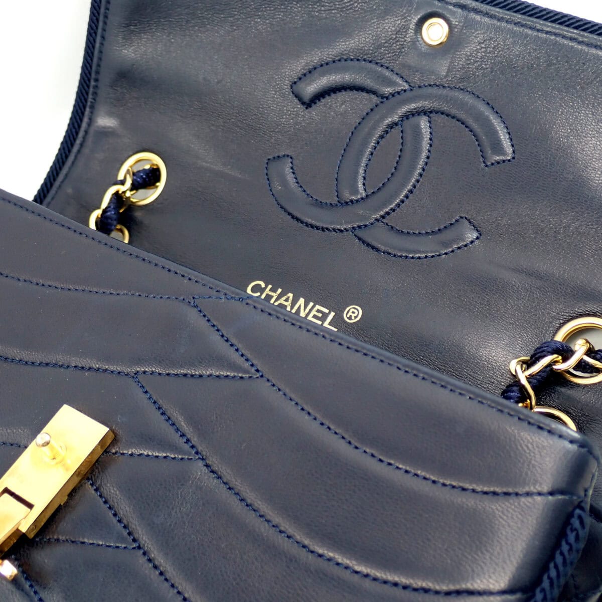 CHANEL シャネル Wチェーン ショルダー 波ステッチ マドモアゼル ネイビー