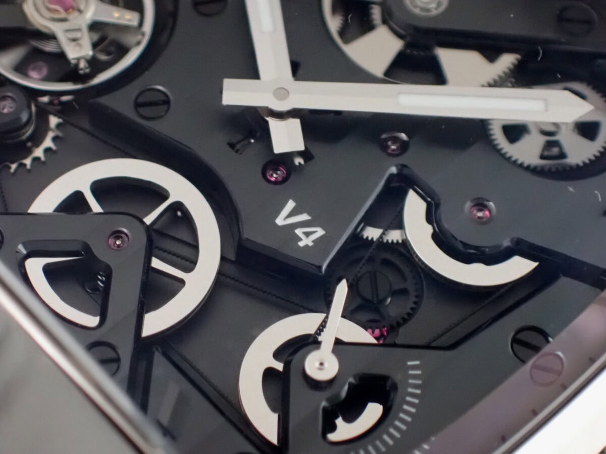 009 TAG HEUER Monaco V4 Titanium & Ceramic タグ・ホイヤー モナコ V4 チタニウム&セラミック WAW2080.FC6288 自動巻き ベルト駆動 リニアマス