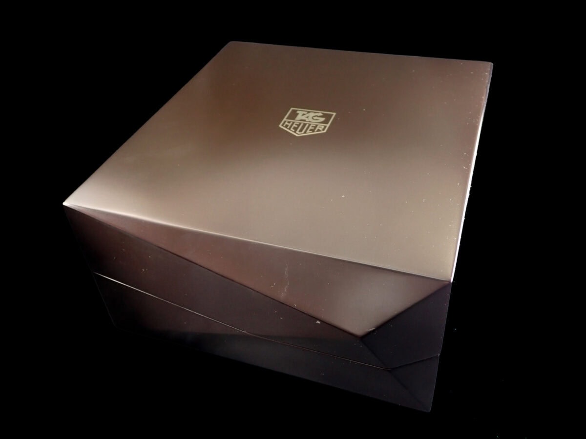 019 TAG HEUER Monaco V4 Titanium & Ceramic タグ・ホイヤー モナコ V4 チタニウム&セラミック WAW2080.FC6288 自動巻き ベルト駆動 リニアマス