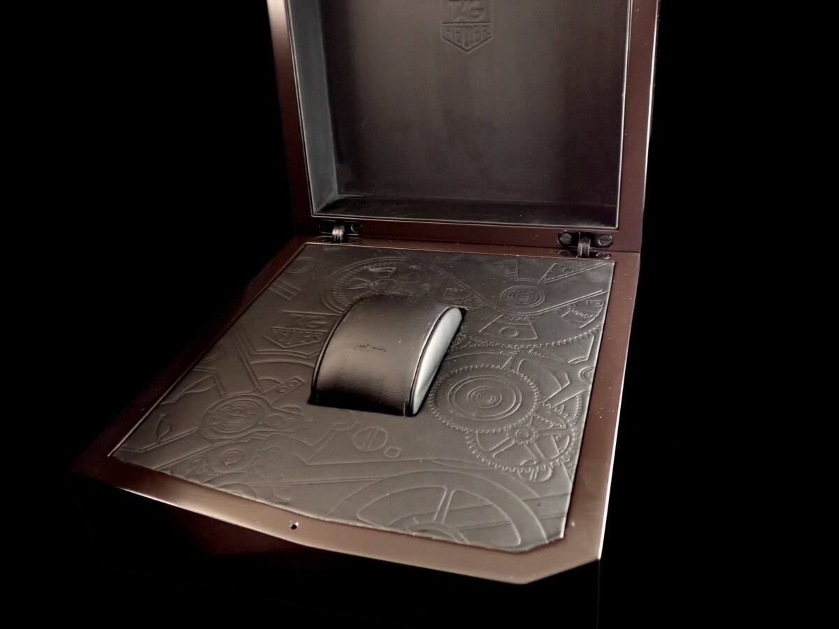 020 TAG HEUER Monaco V4 Titanium & Ceramic タグ・ホイヤー モナコ V4 チタニウム&セラミック WAW2080.FC6288 自動巻き ベルト駆動 リニアマス