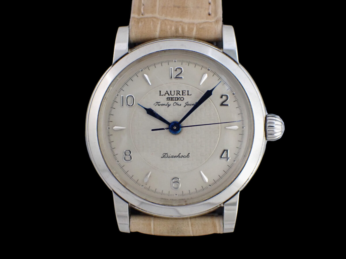 SEIKO Laurel 4S24-0060 SEIKO Laurel セイコー ローレル 4S24-0060 シルバーグレー文字盤 手巻き