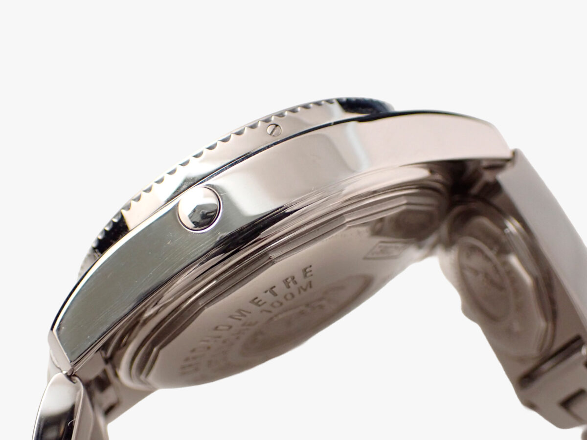 breitling-b2-a42362-utc-04-case-side BREITLING B-2 UTC Module, Fighter Bracelet ブライトリング B-2 A42362 UTCモジュール付き ファイターブレスレット 自動巻きクロノグラフ